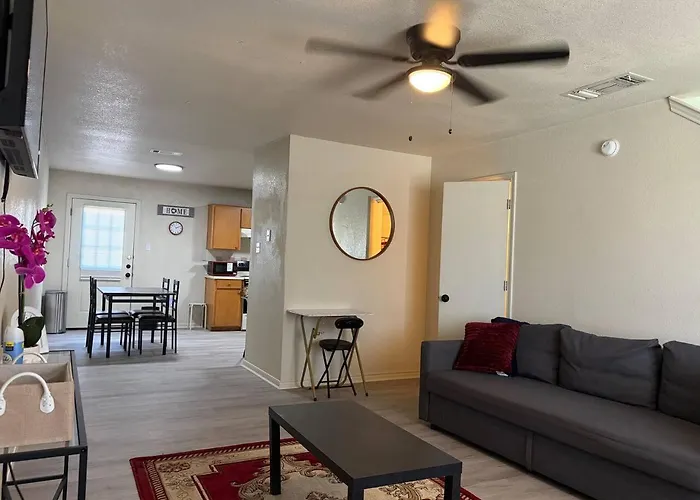 Huge 1200sf 2br/4 Min Ft Cavazos-officers & Nurses Holiday home *